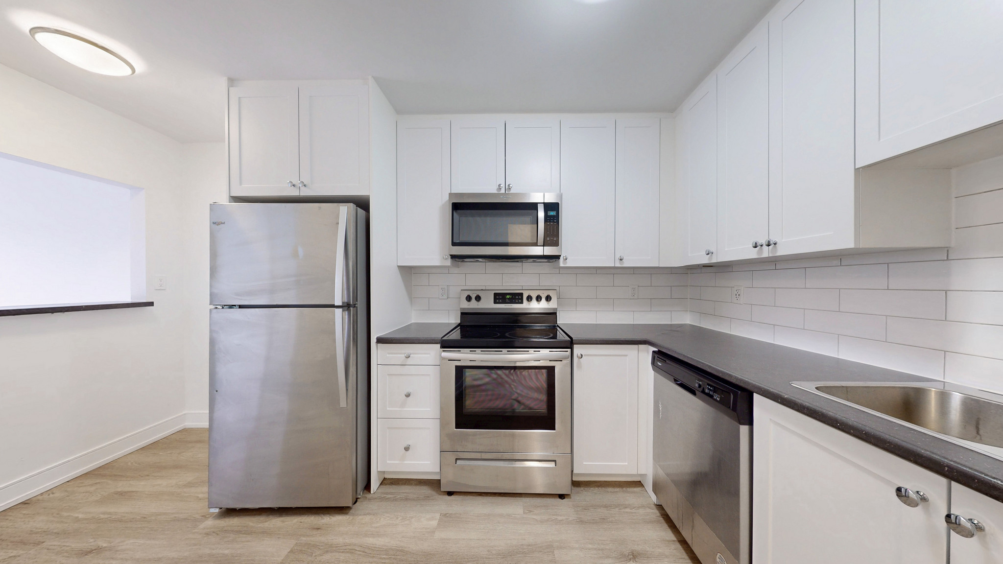  540 Proudfoot Lane - Beaverbrae Apartments - Photo 3