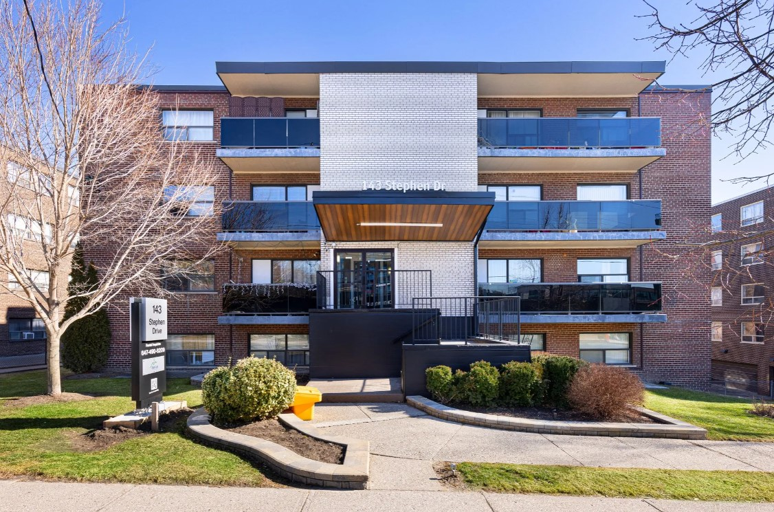 143 Stephen Drive - Photo 2