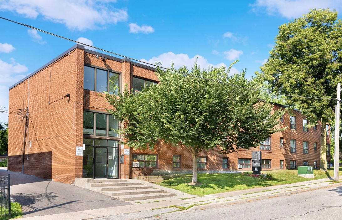 26 Albert Avenue - Photo 2