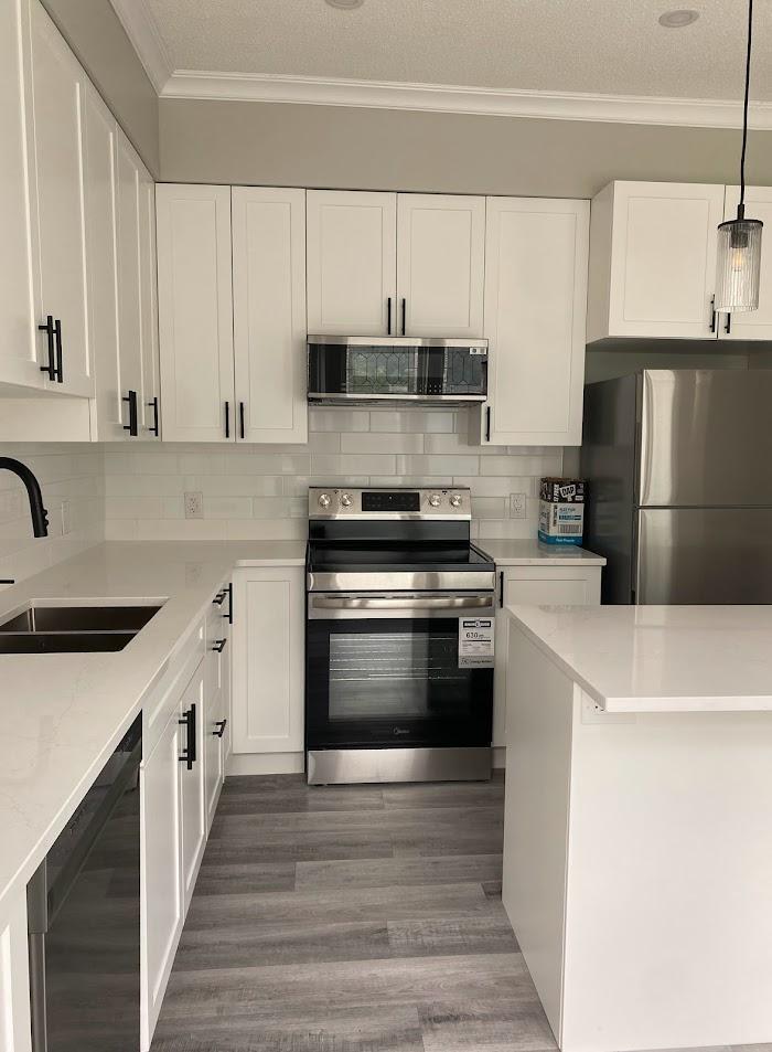 Main 203 Elmwood Avenue East