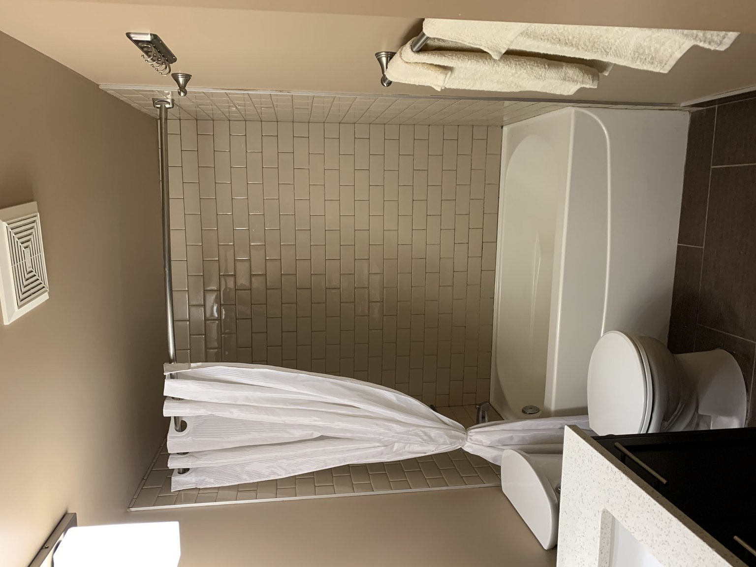 Mission Apartments  - Photo 5