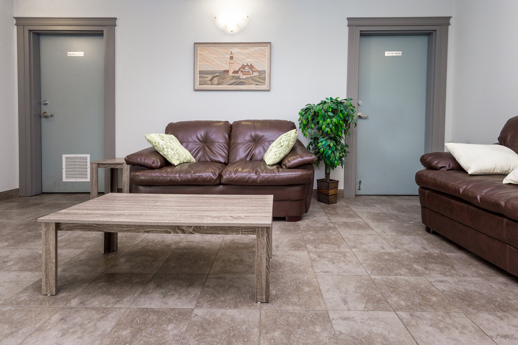 Lake Ridge Apartments - Photo 10