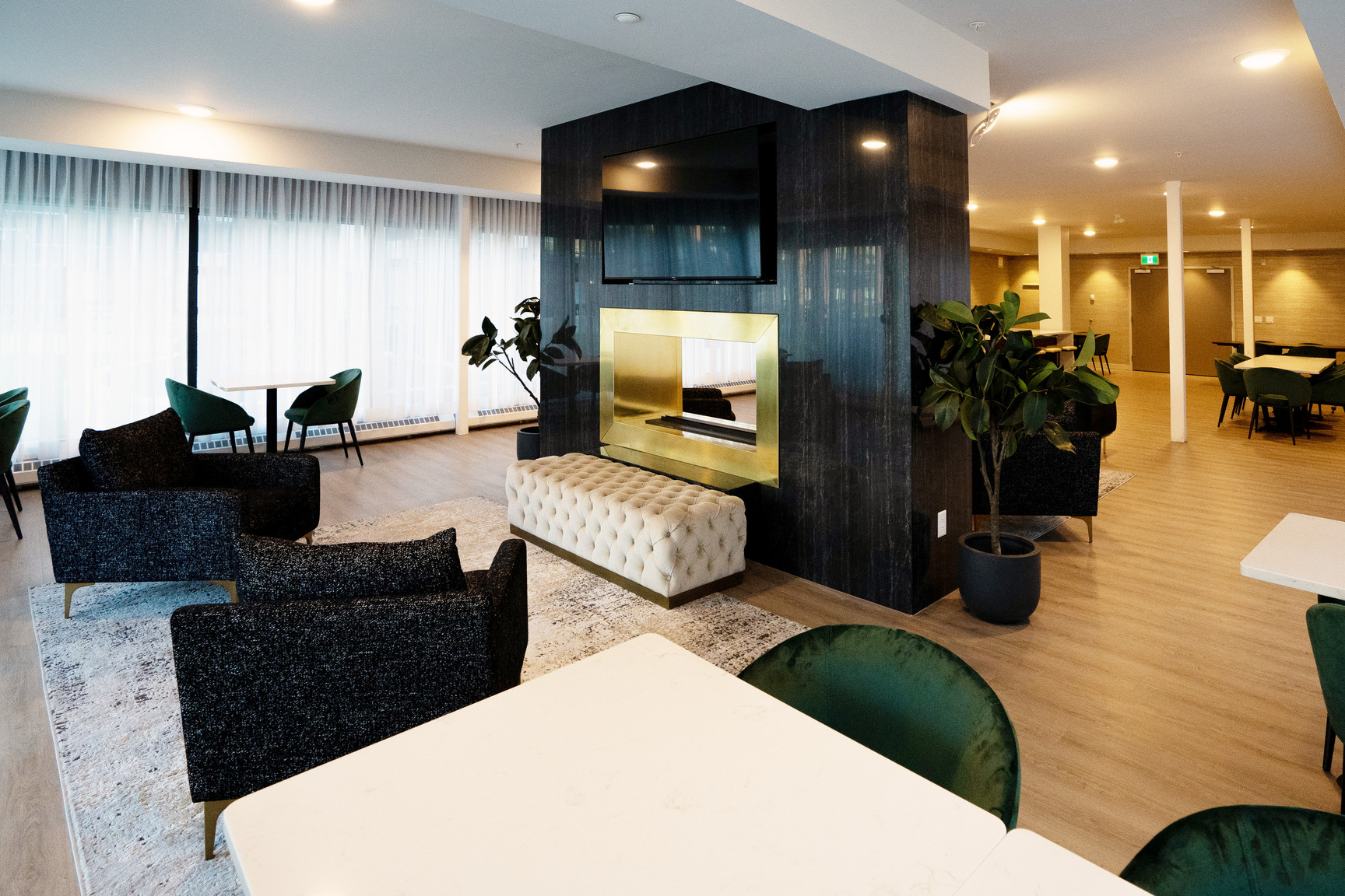 The Louvre Apartments - Photo 2