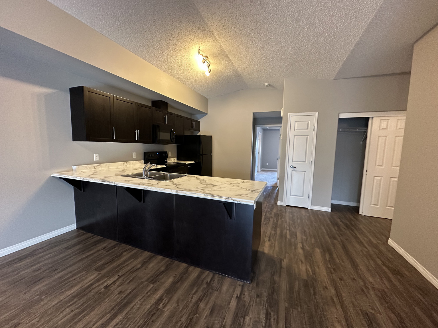 Carriage Homes/Apartments for Rent | West Edmonton - Photo 10
