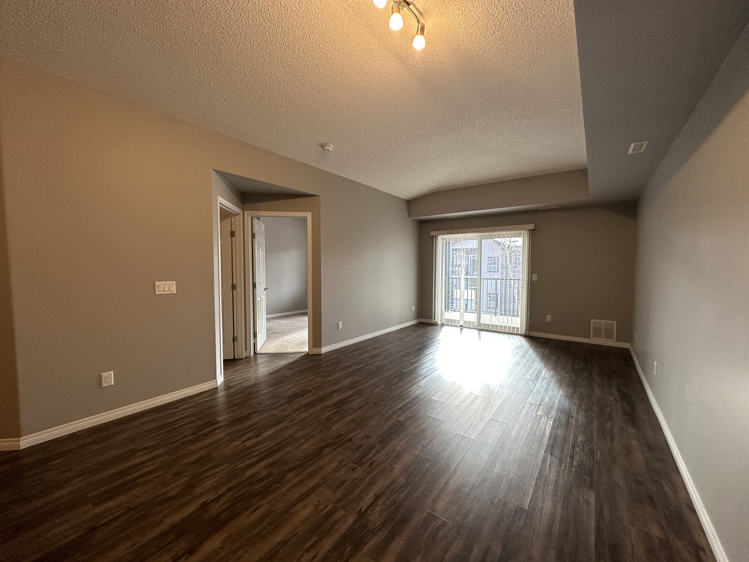Carriage Homes/Apartments for Rent | West Edmonton - Photo 45