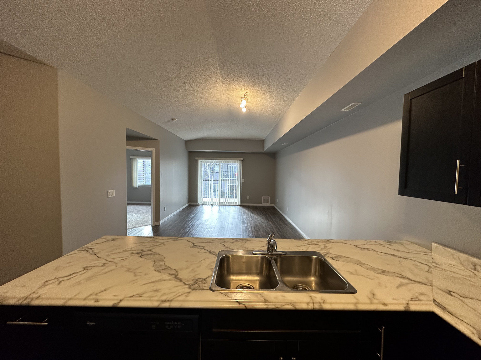 Carriage Homes/Apartments for Rent | West Edmonton - Photo 14