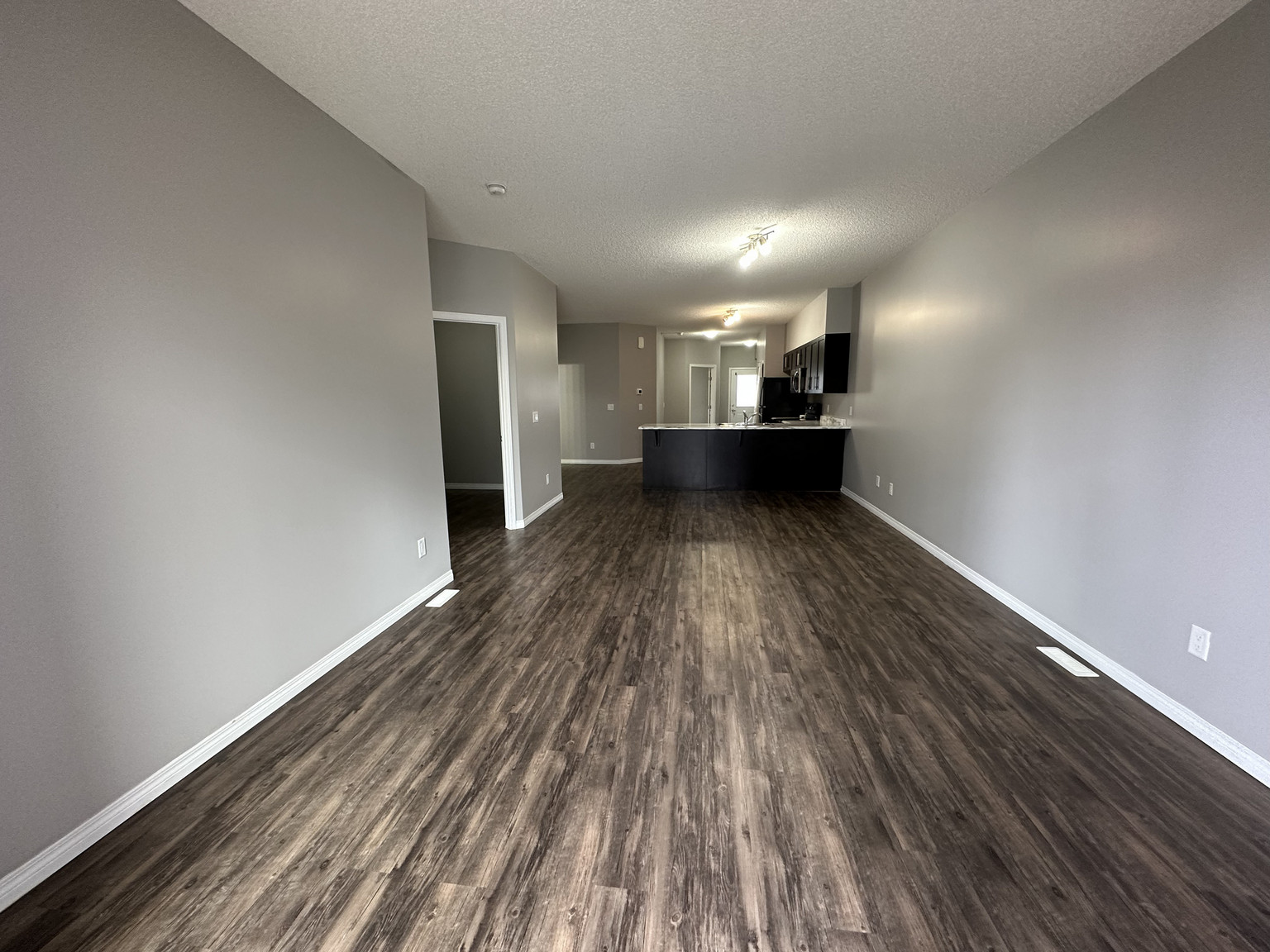 Carriage Homes/Apartments for Rent | West Edmonton - Photo 12