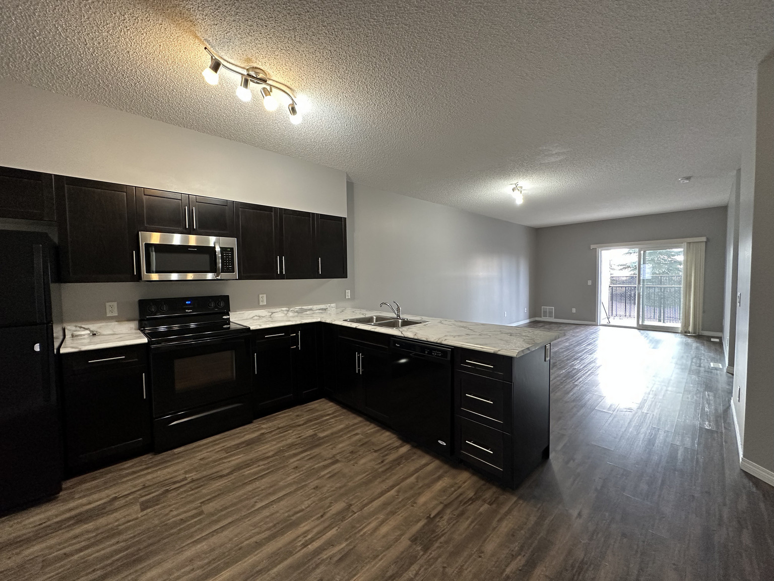 Carriage Homes/Apartments for Rent | West Edmonton - Photo 33