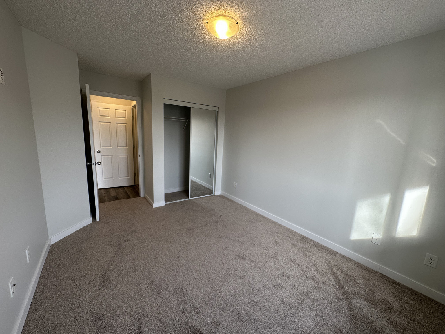 Lake Ridge Apartments - Photo 13