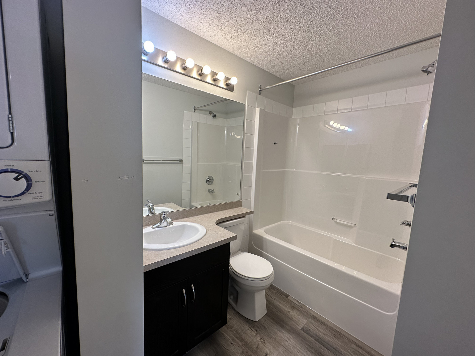 Lake Ridge Apartments - Photo 12