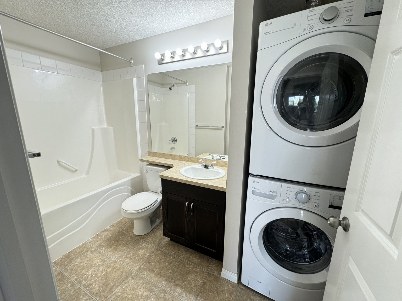 River Gate | Apartments in West Edmonton  - Photo 45