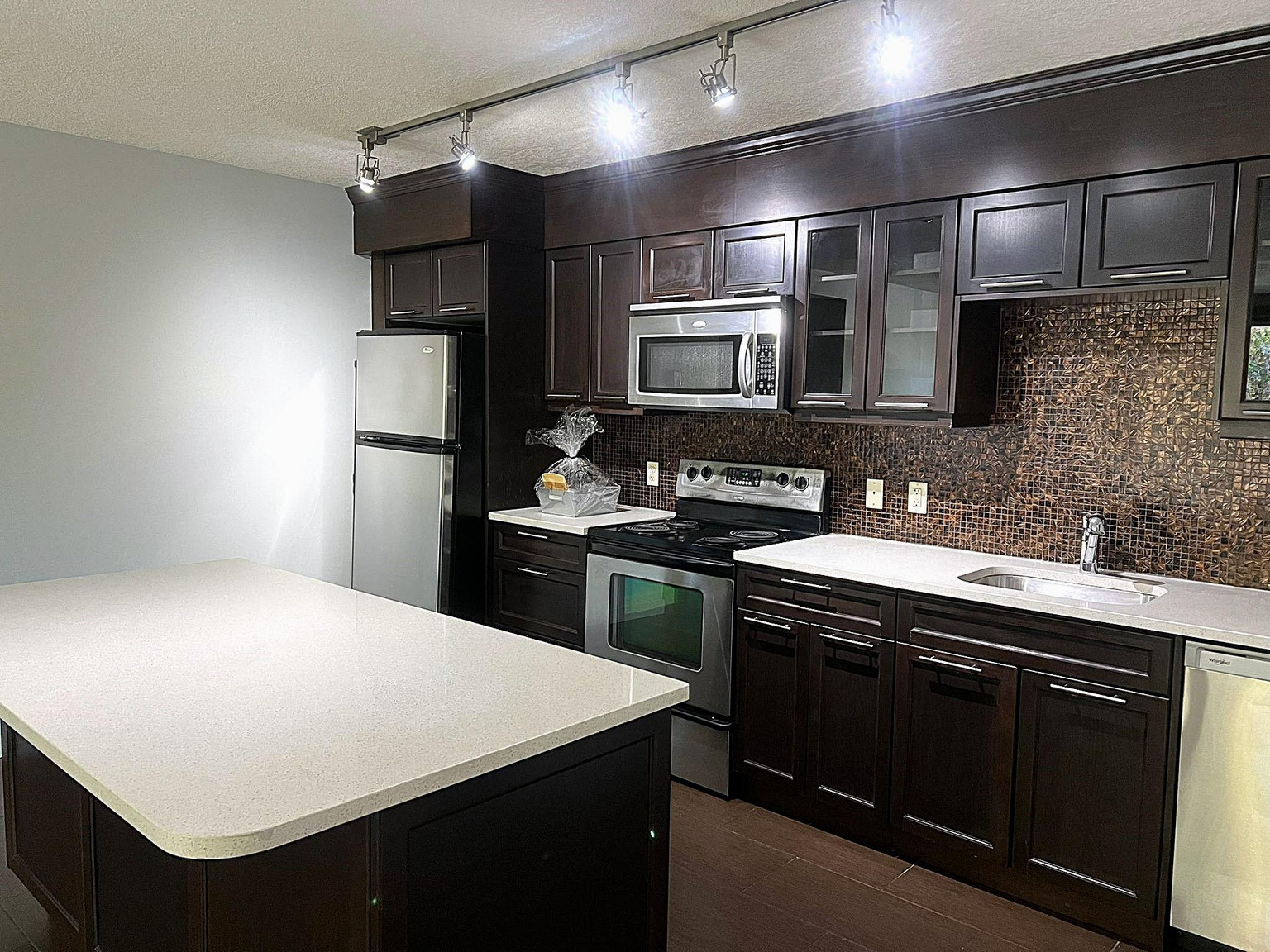 Mission Apartments  - Photo 36
