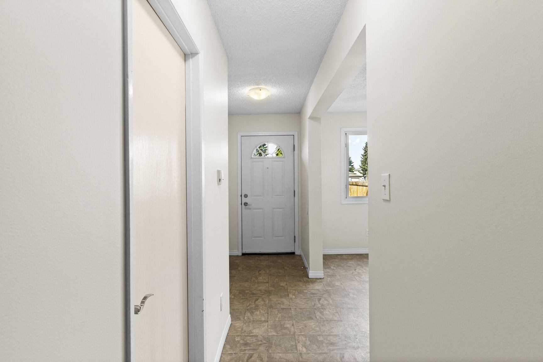 Lymburn Lane 3 Bed Townhomes | Water and Gas are not included | No Dog Allowed | Parking Included - Photo 9