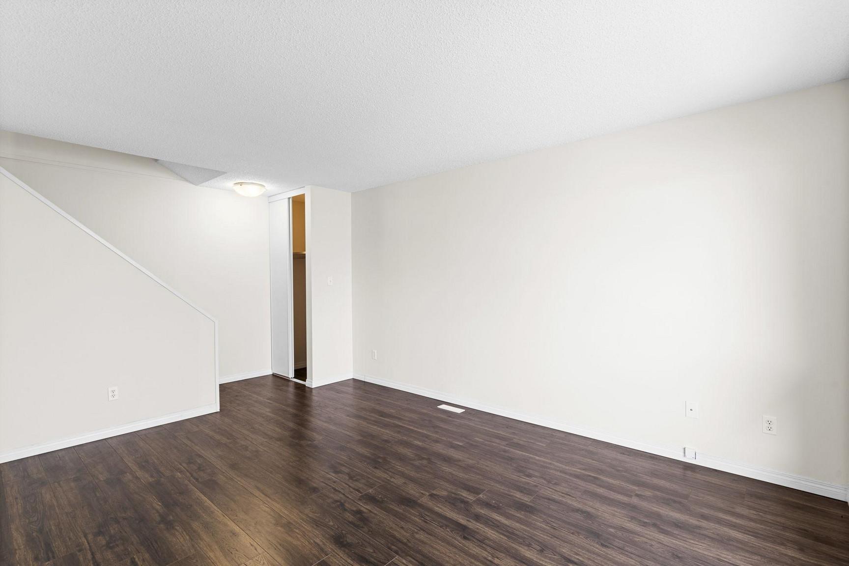 Lymburn Lane 3 Bed Townhomes | Water and Gas are not included | No Dog Allowed | Parking Included - Photo 12