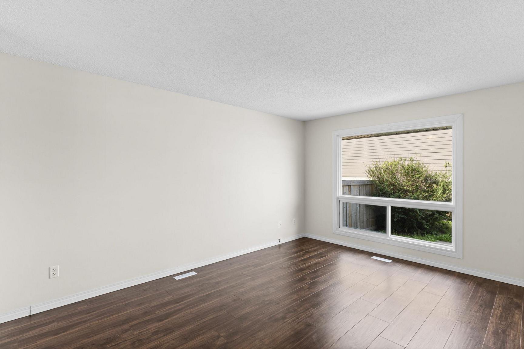 Lymburn Lane 3 Bed Townhomes | Water and Gas are not included | No Dog Allowed | Parking Included - Photo 15