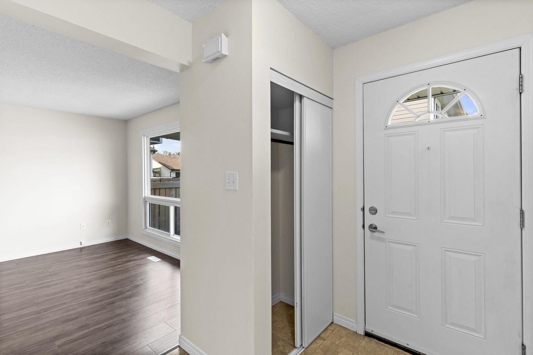 Lymburn Lane 3 Bed Townhomes | Water and Gas are not included | No Dog Allowed | Parking Included - Photo 18