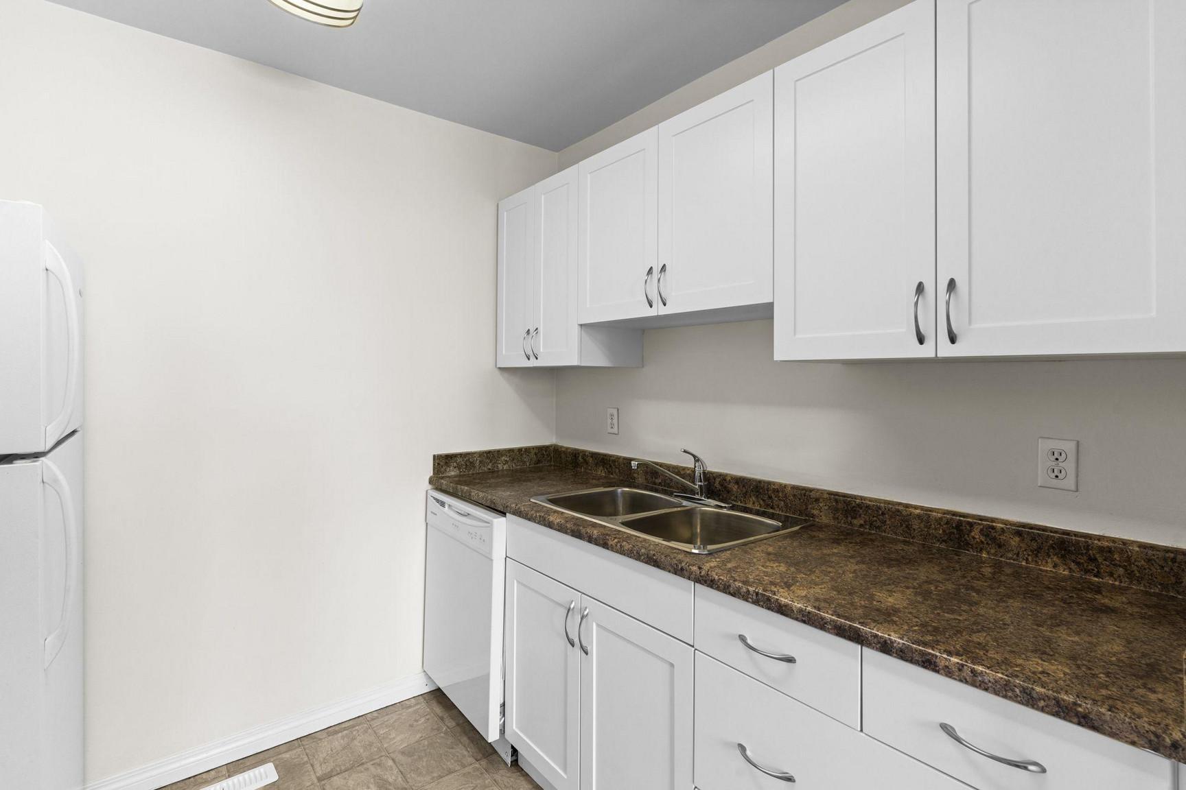 Lymburn Lane 3 Bed Townhomes | Water and Gas are not included | No Dog Allowed | Parking Included - Photo 27