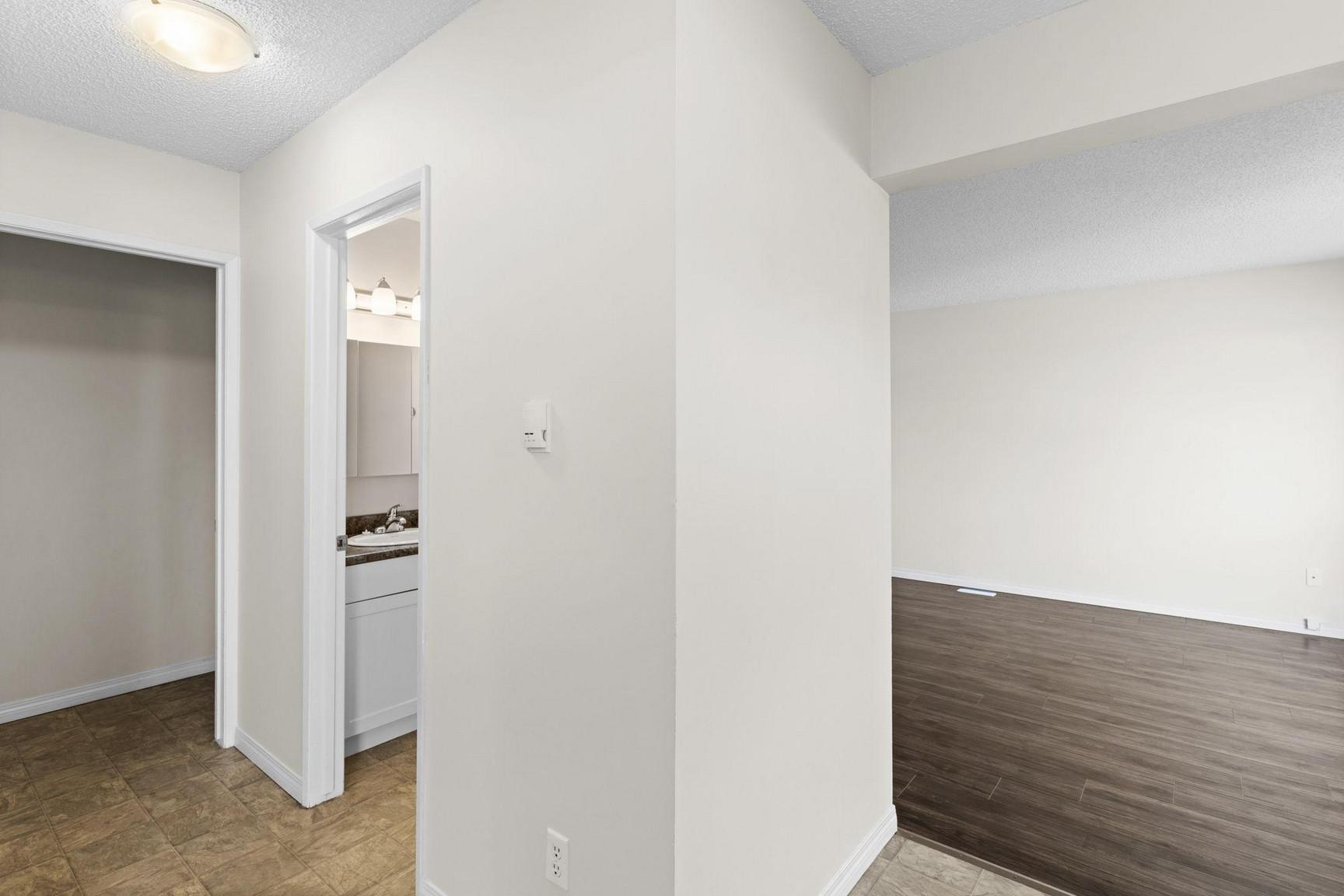 Lymburn Lane 3 Bed Townhomes | Water and Gas are not included | No Dog Allowed | Parking Included - Photo 36