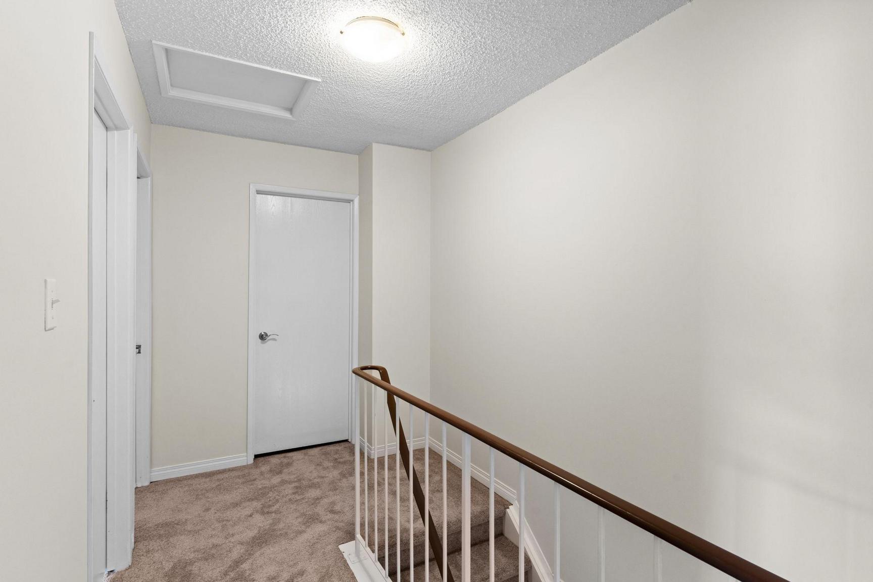 Lymburn Lane 3 Bed Townhomes | Water and Gas are not included | No Dog Allowed | Parking Included - Photo 45