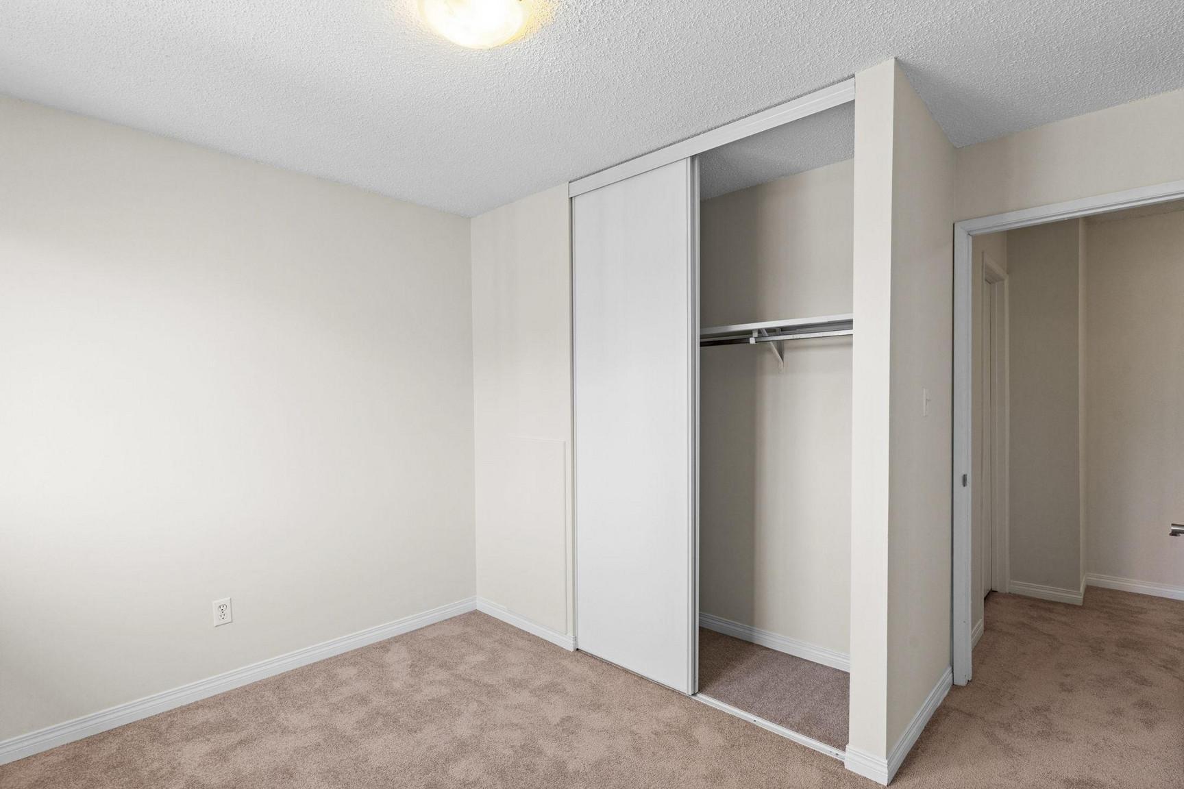 Lymburn Lane 3 Bed Townhomes | Water and Gas are not included | No Dog Allowed | Parking Included - Photo 54