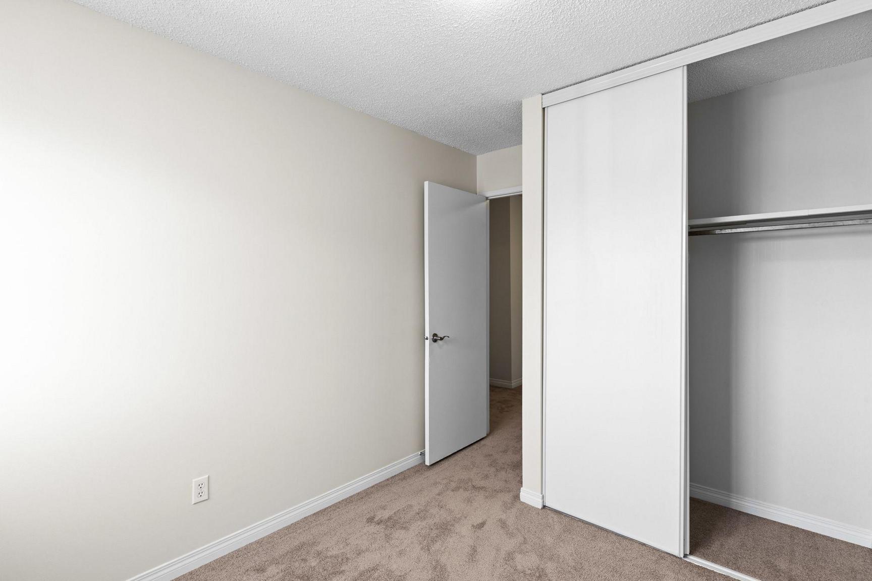 Lymburn Lane 3 Bed Townhomes | Water and Gas are not included | No Dog Allowed | Parking Included - Photo 60