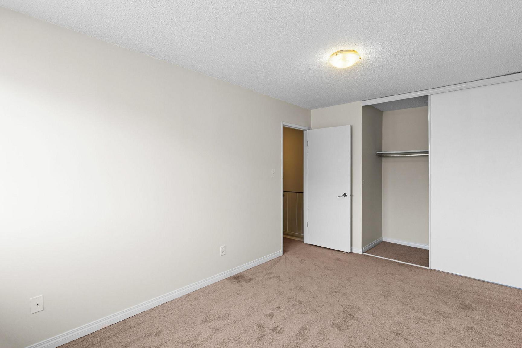 Lymburn Lane 3 Bed Townhomes | Water and Gas are not included | No Dog Allowed | Parking Included - Photo 63