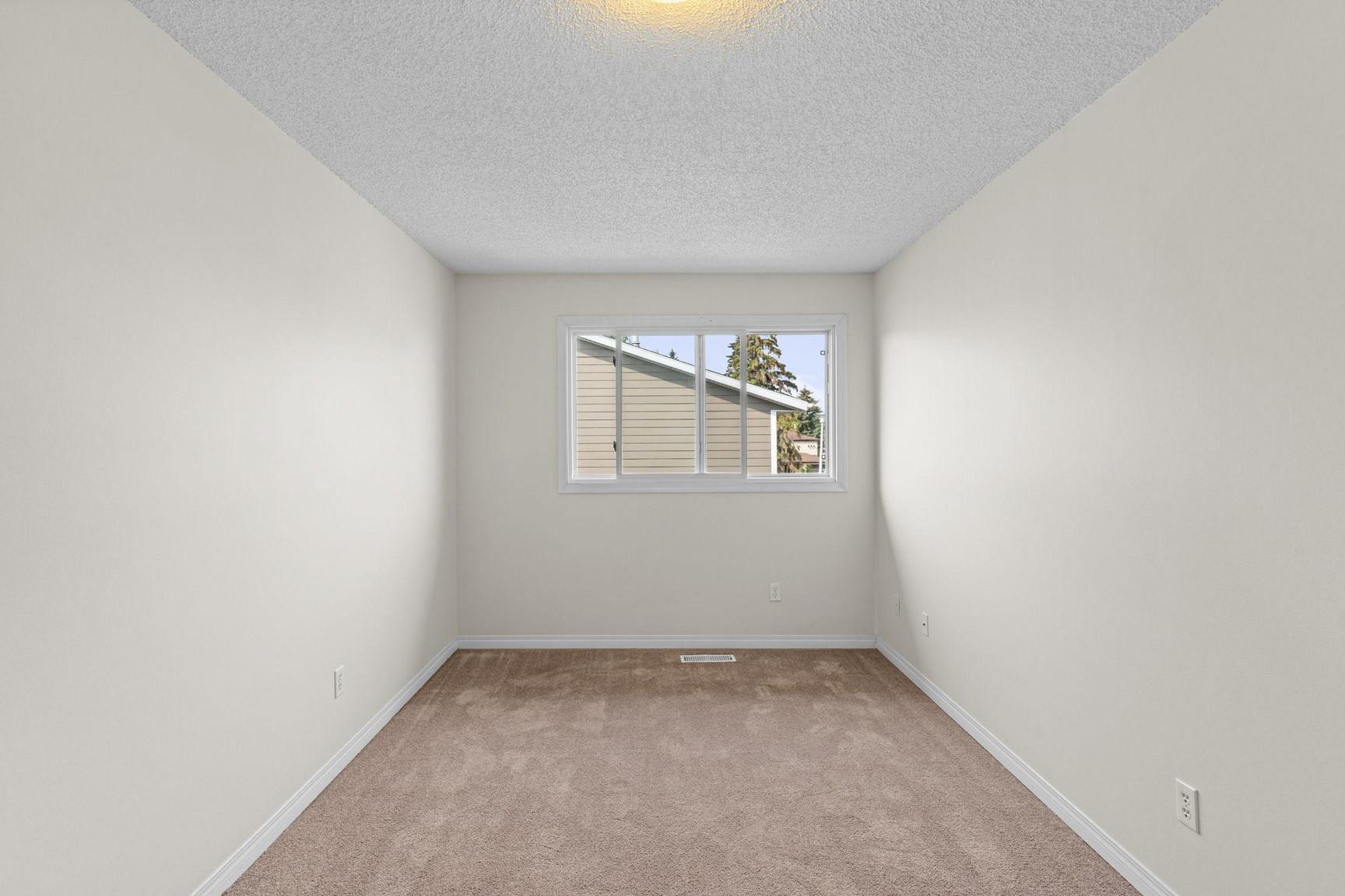 Lymburn Lane 3 Bed Townhomes | Water and Gas are not included | No Dog Allowed | Parking Included - Photo 66