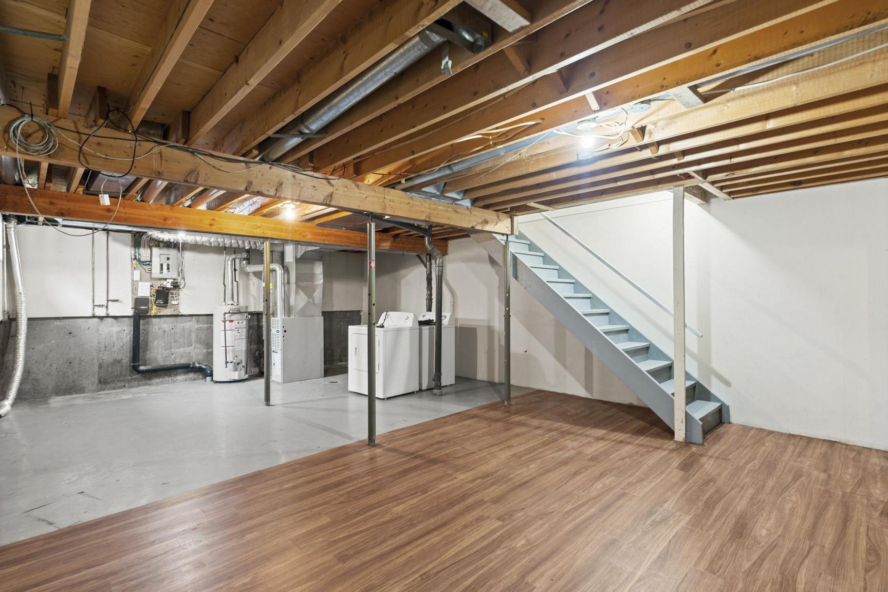 Lymburn Lane 3 Bed Townhomes | Water and Gas are not included | No Dog Allowed | Parking Included - Photo 78