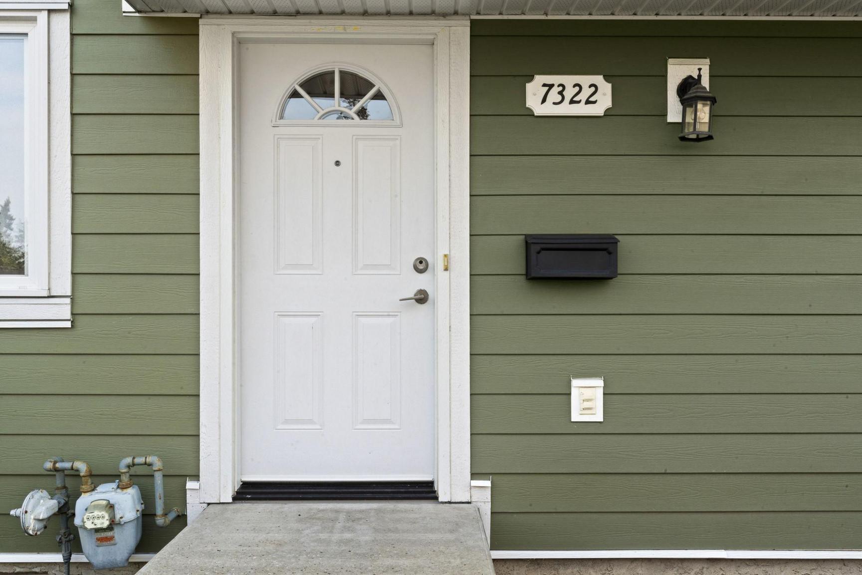 Lymburn Lane 3 Bed Townhomes | Water and Gas are not included | No Dog Allowed | Parking Included - Photo 81