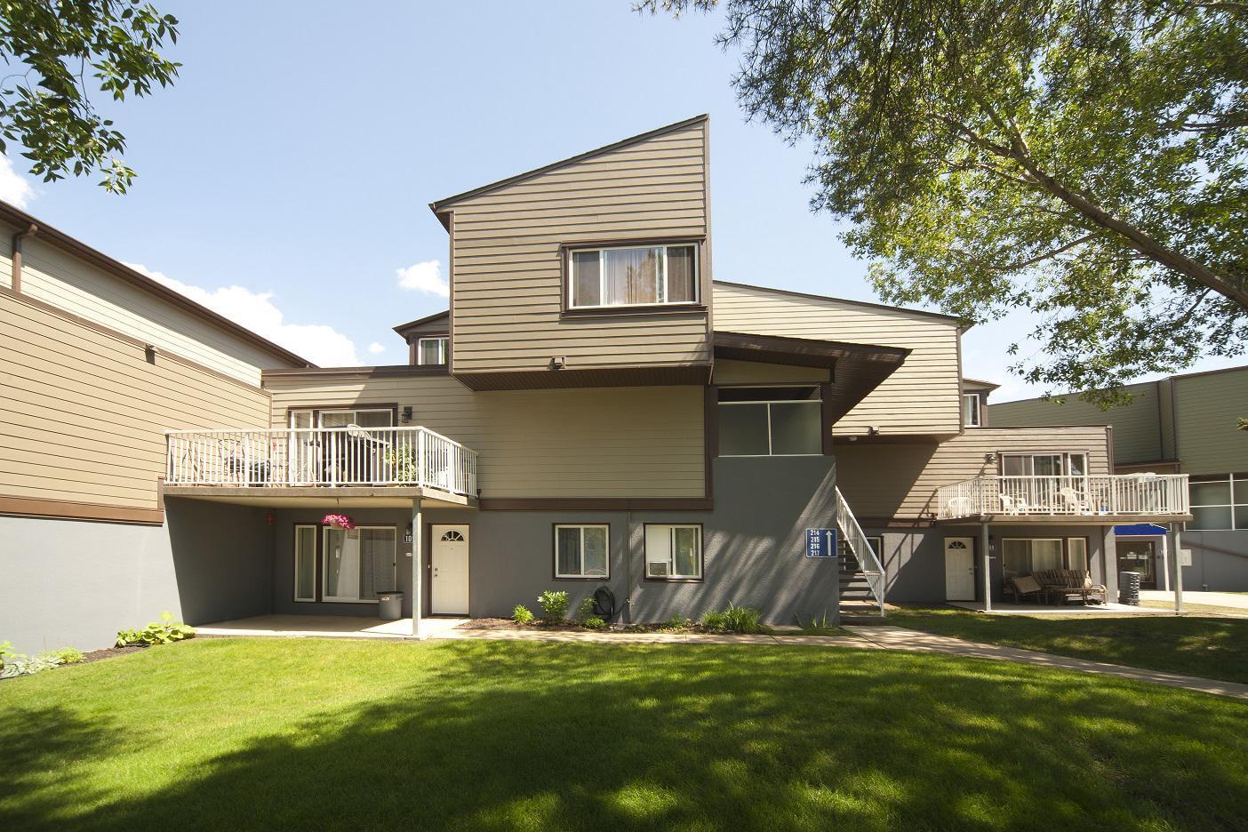 Hillcrest Place Townhomes | Parking Free | Water and Gar are Included | No Dog Allowed - Photo 16