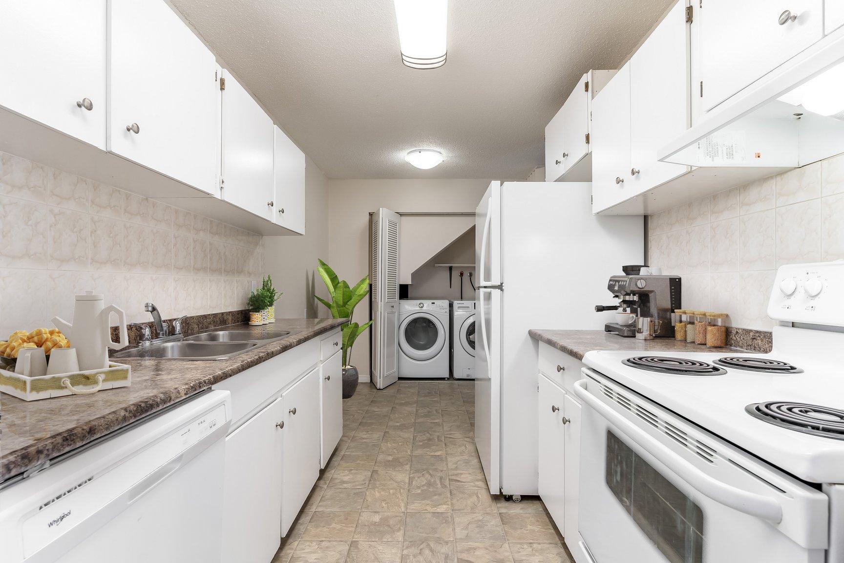 Hillcrest Place Townhomes | Parking Free | Water and Gar are Included | No Dog Allowed - Photo 31