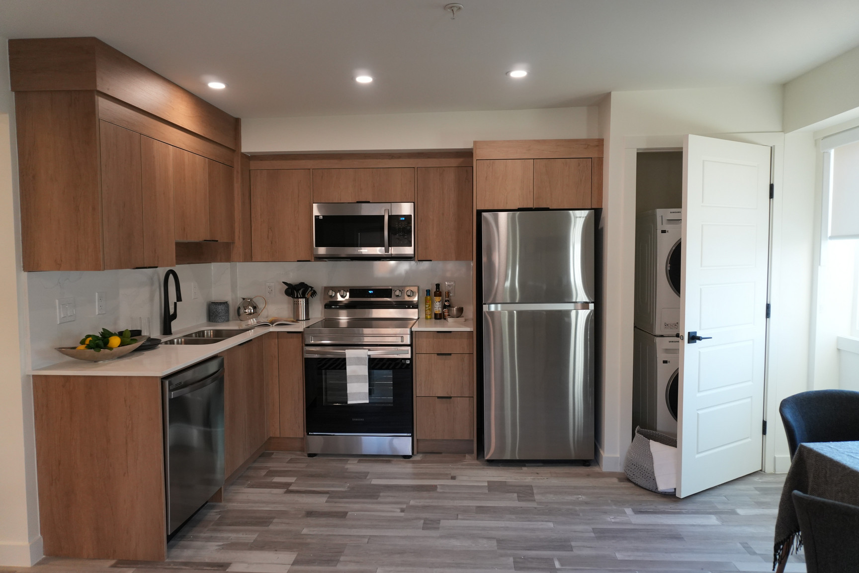 Shelbourne Apartments on 17 Ave in Calgary  - Photo 8