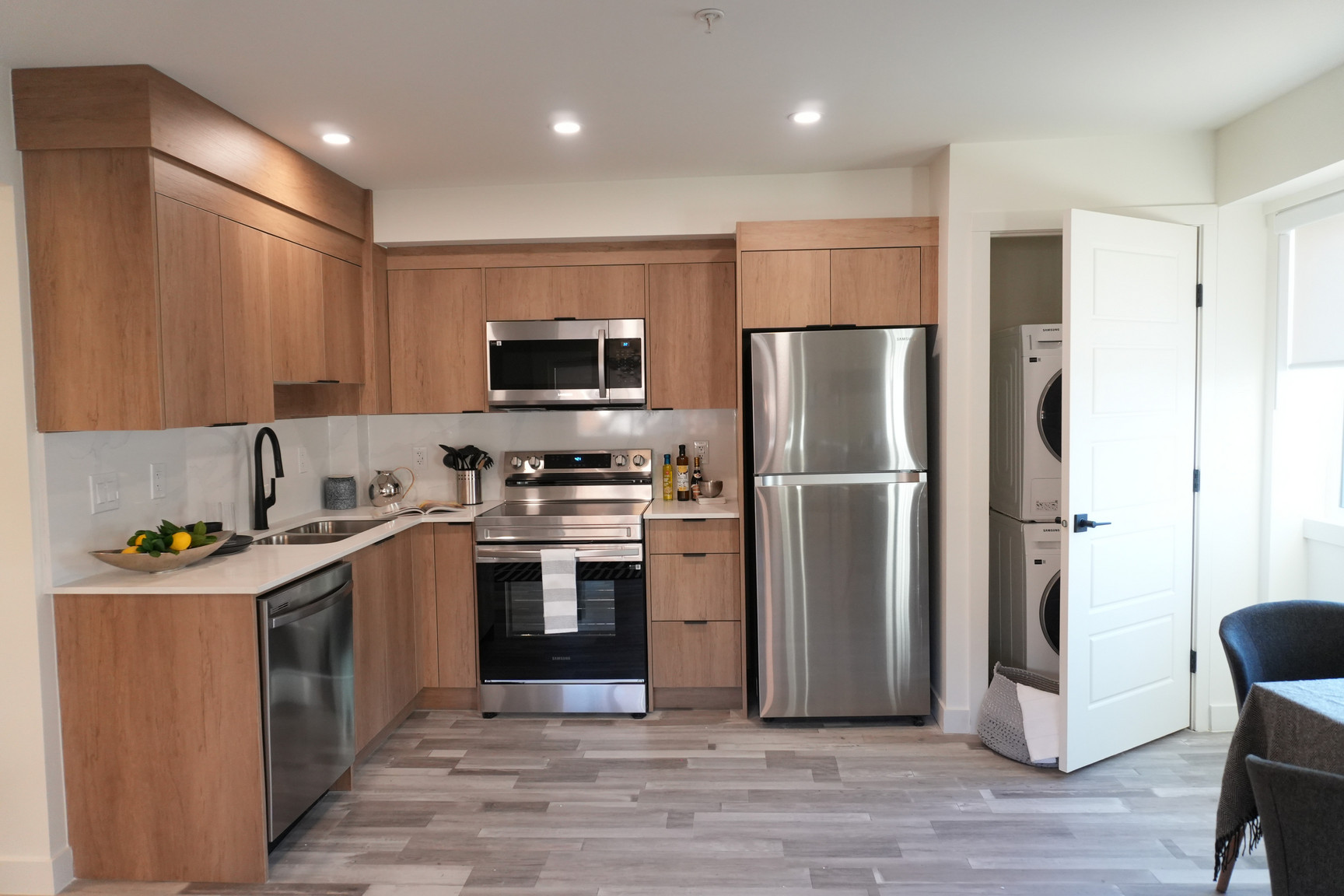 Shelbourne Apartments on 17 Ave in Calgary  - Photo 14