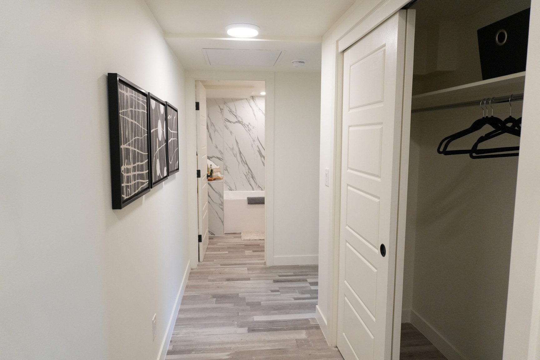 Shelbourne Apartments on 17 Ave in Calgary  - Photo 4