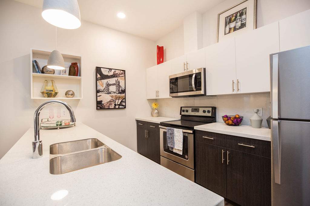 180 Roslyn - Photo 7