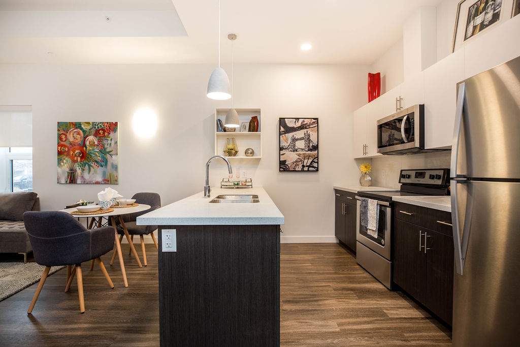 180 Roslyn - Photo 5