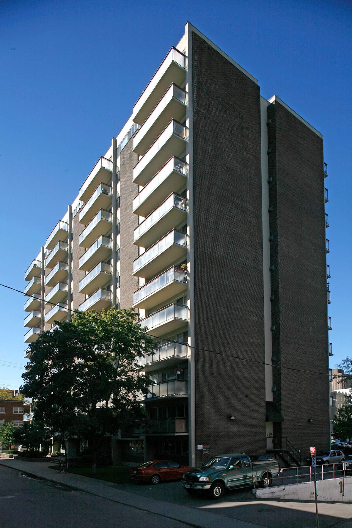 Regency Towers - Photo 3