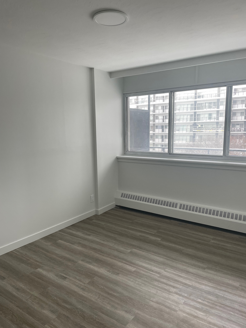Wentworth Plaza - Photo 11