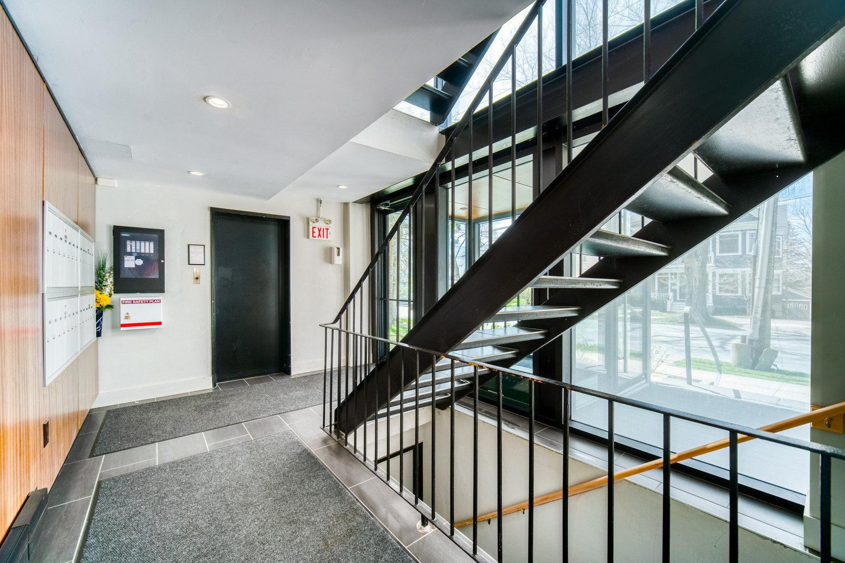 Oxford House - Photo 12