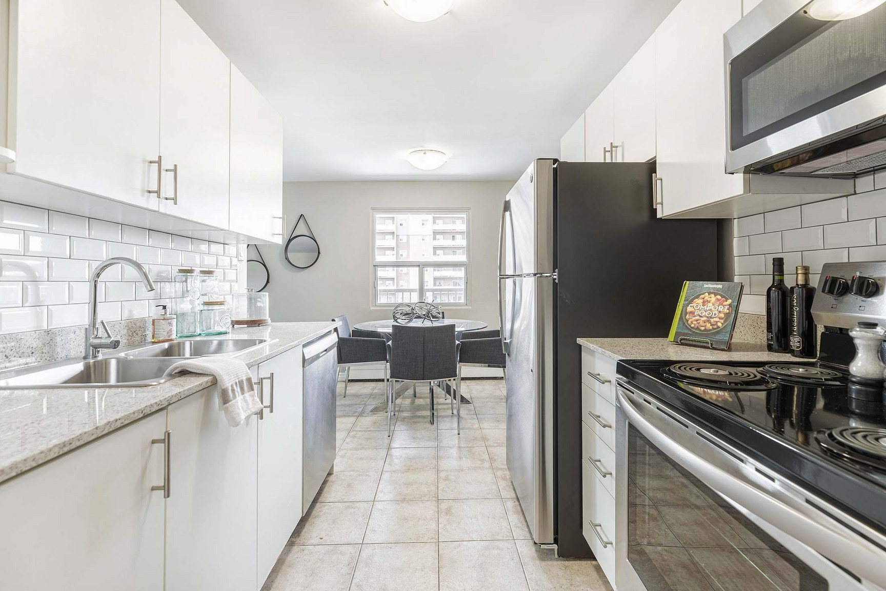 St. James Place III - Photo 6