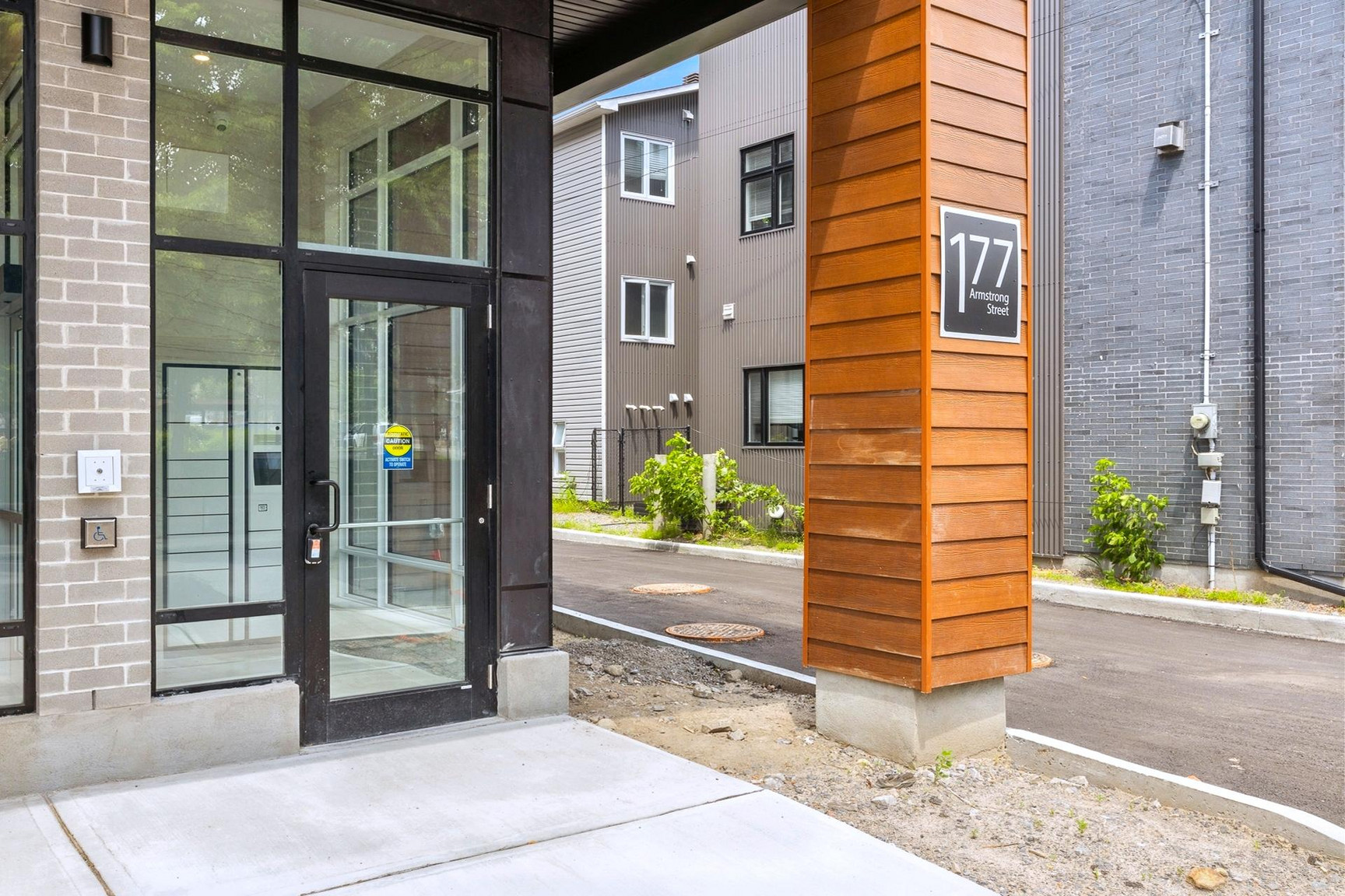 177 Armstrong - Photo 2