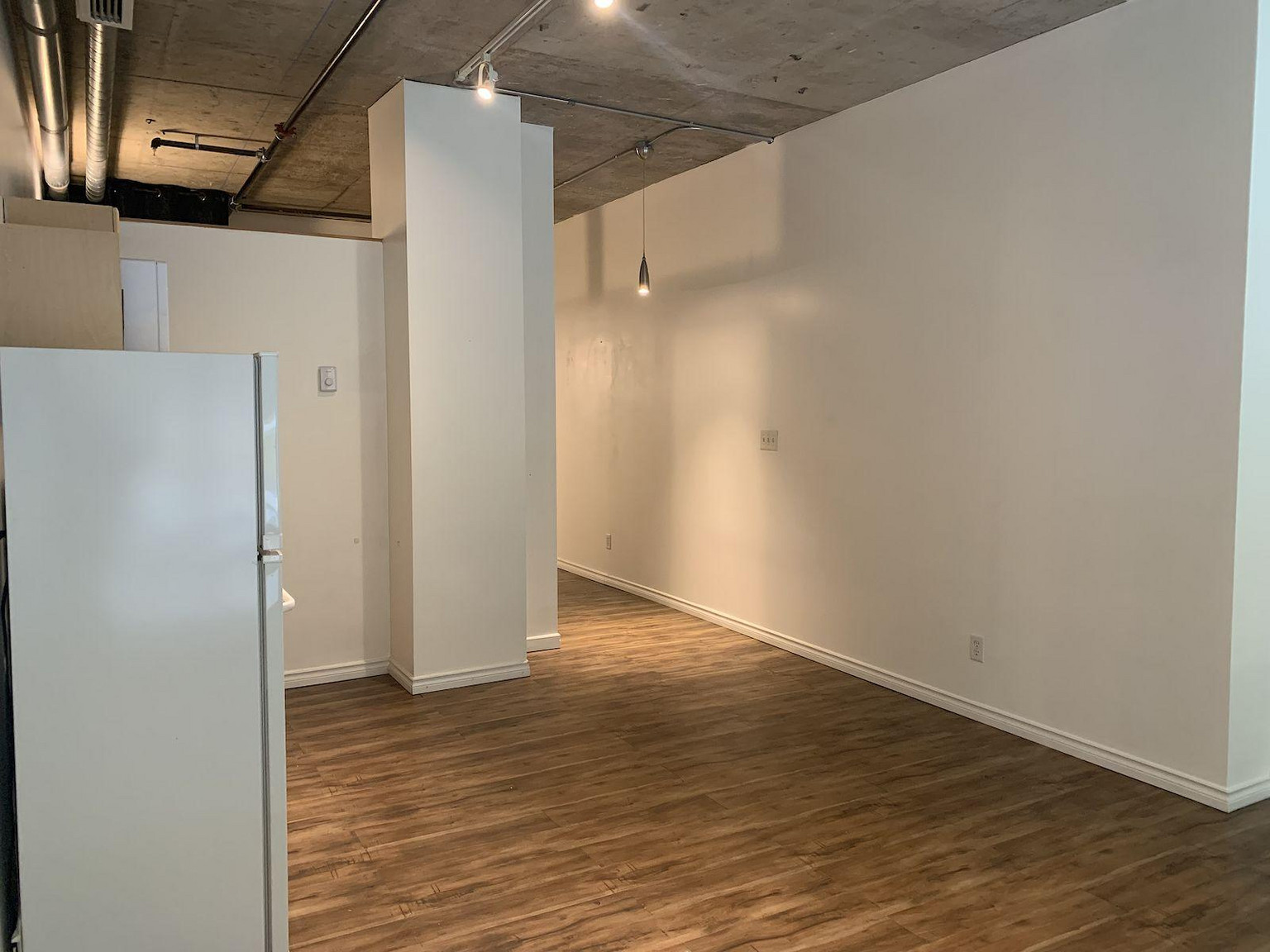 10024 Jasper Avenue 407, Edmonton, Alberta, Canada, T5J 1R2 - Photo 4