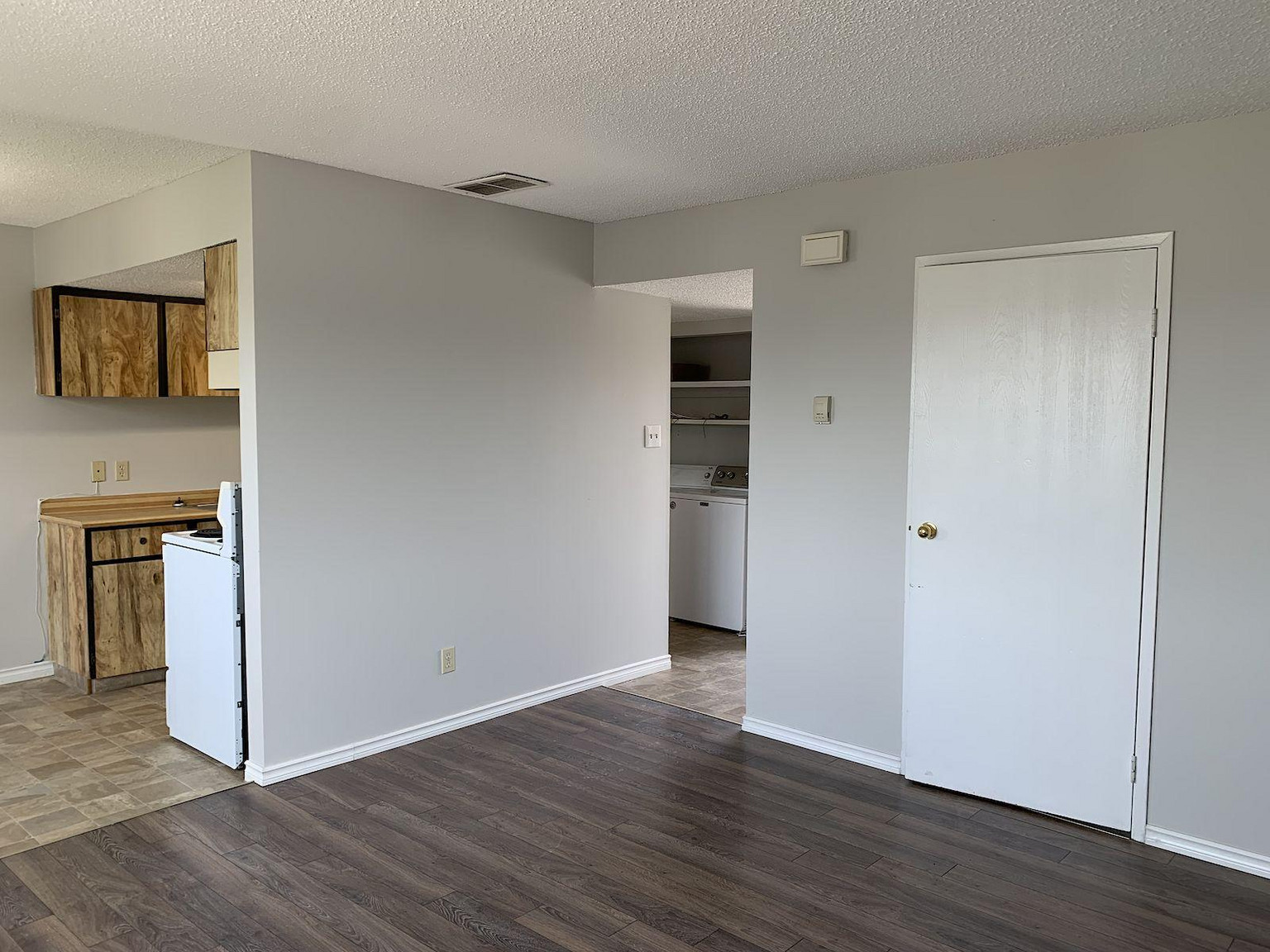 8403 29 Avenue NW, Edmonton, Alberta, Canada, T6K 3M2 - Photo 5