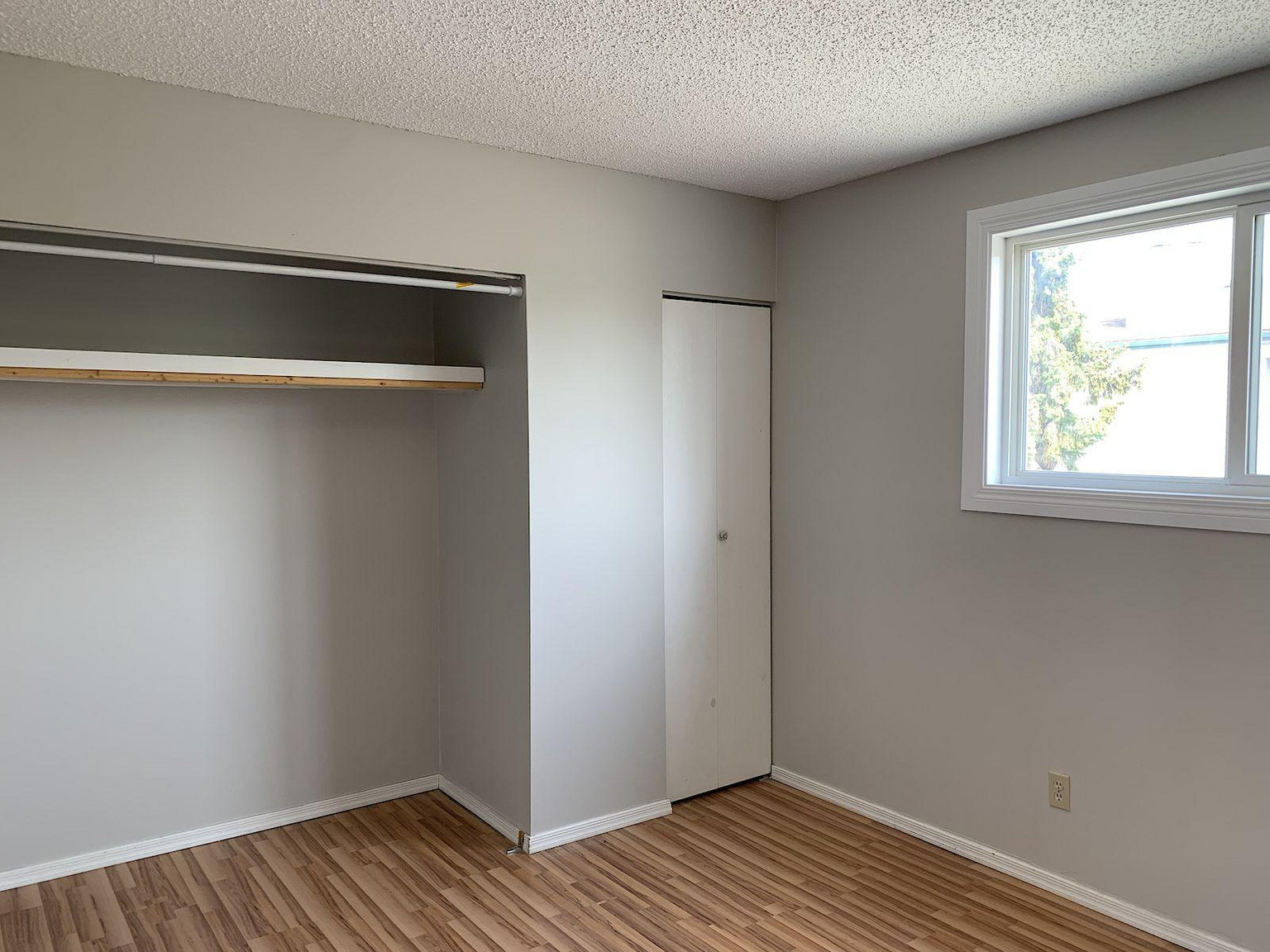 8403 29 Avenue NW, Edmonton, Alberta, Canada, T6K 3M2 - Photo 10