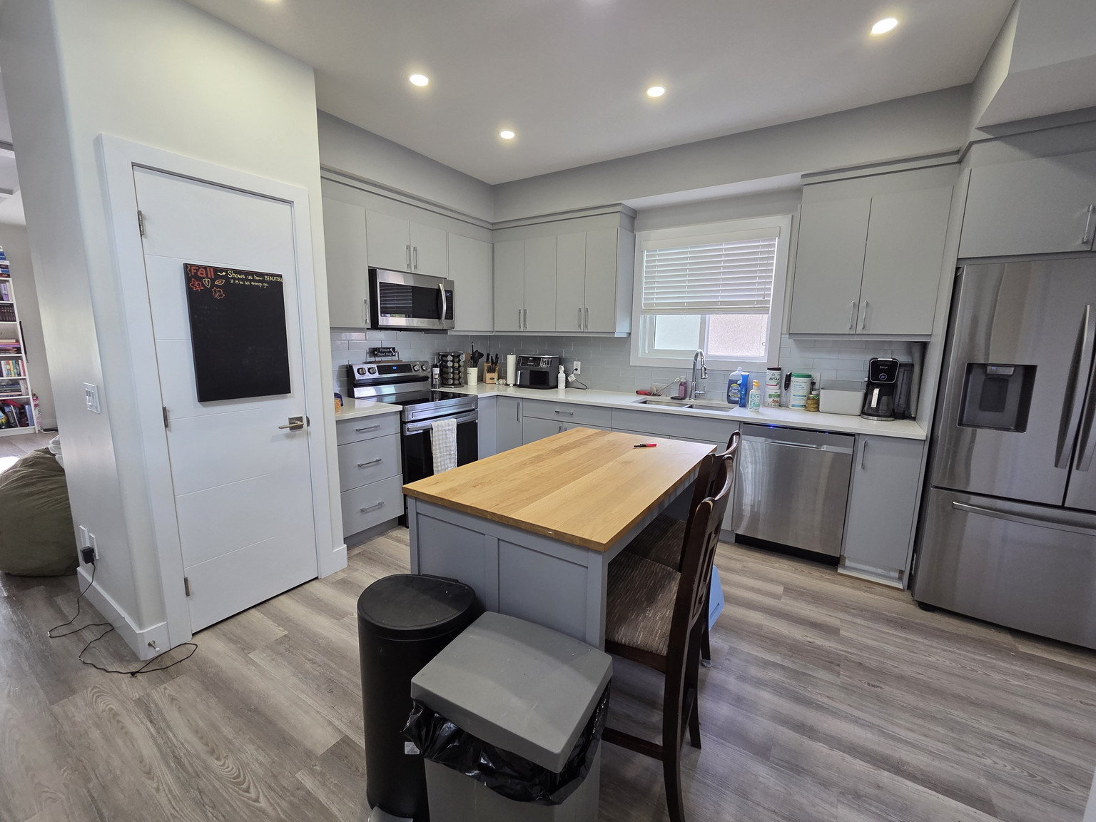 11231 102 Street Northwest, Main, Edmonton, Alberta, Canada, T5G 2E2 - Photo 2