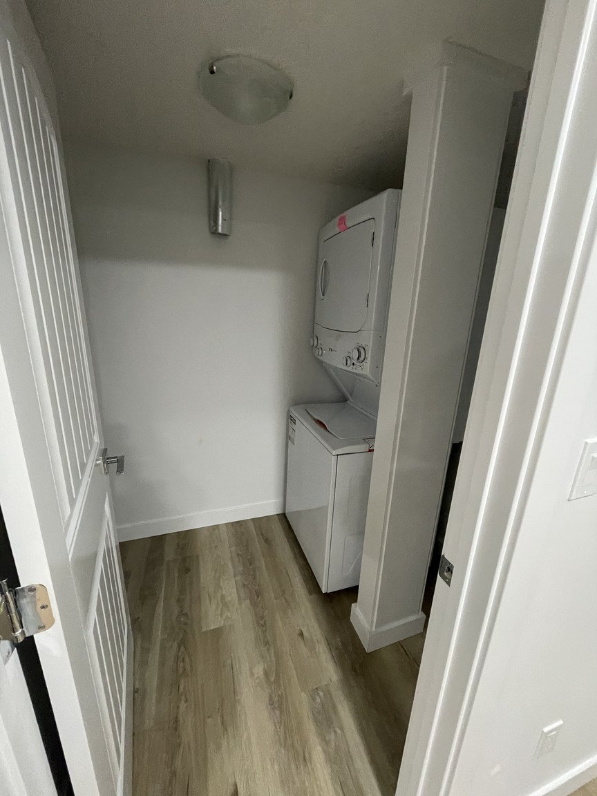 17068 47 Street, Down, Edmonton, Alberta, Canada, T5Y 6M1 - Photo 5