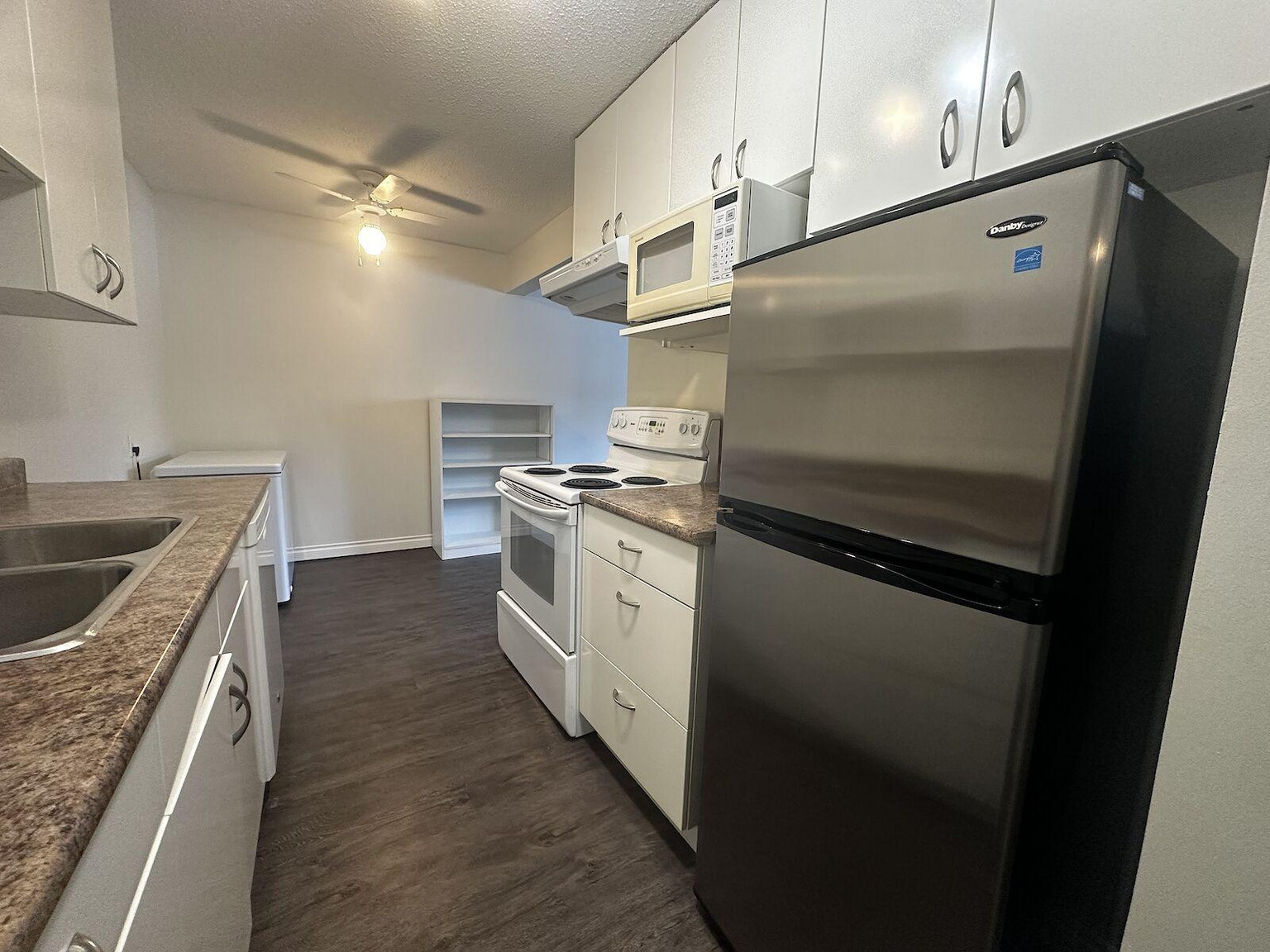 10720 127 Street 101, Edmonton, Alberta, Canada, T5M 0S3 - Photo 2