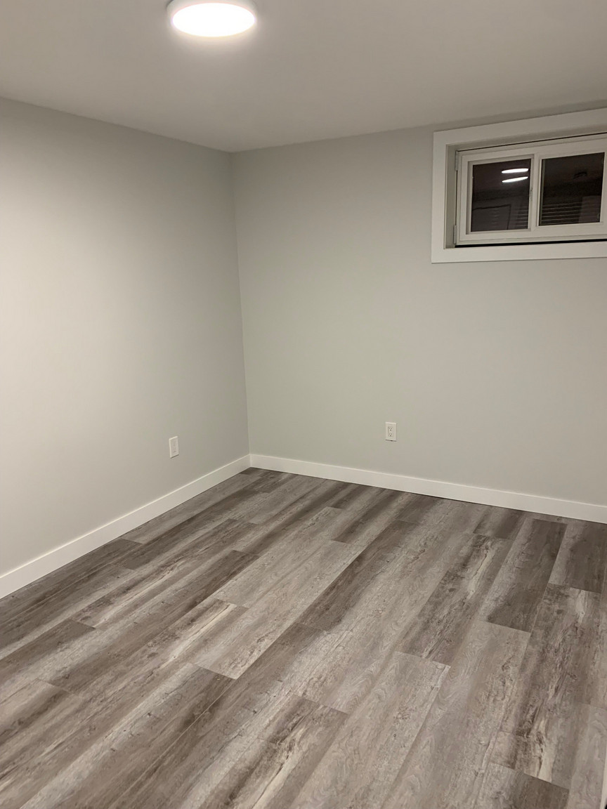 31 Lambert Cres BSMT Suite - Photo 2