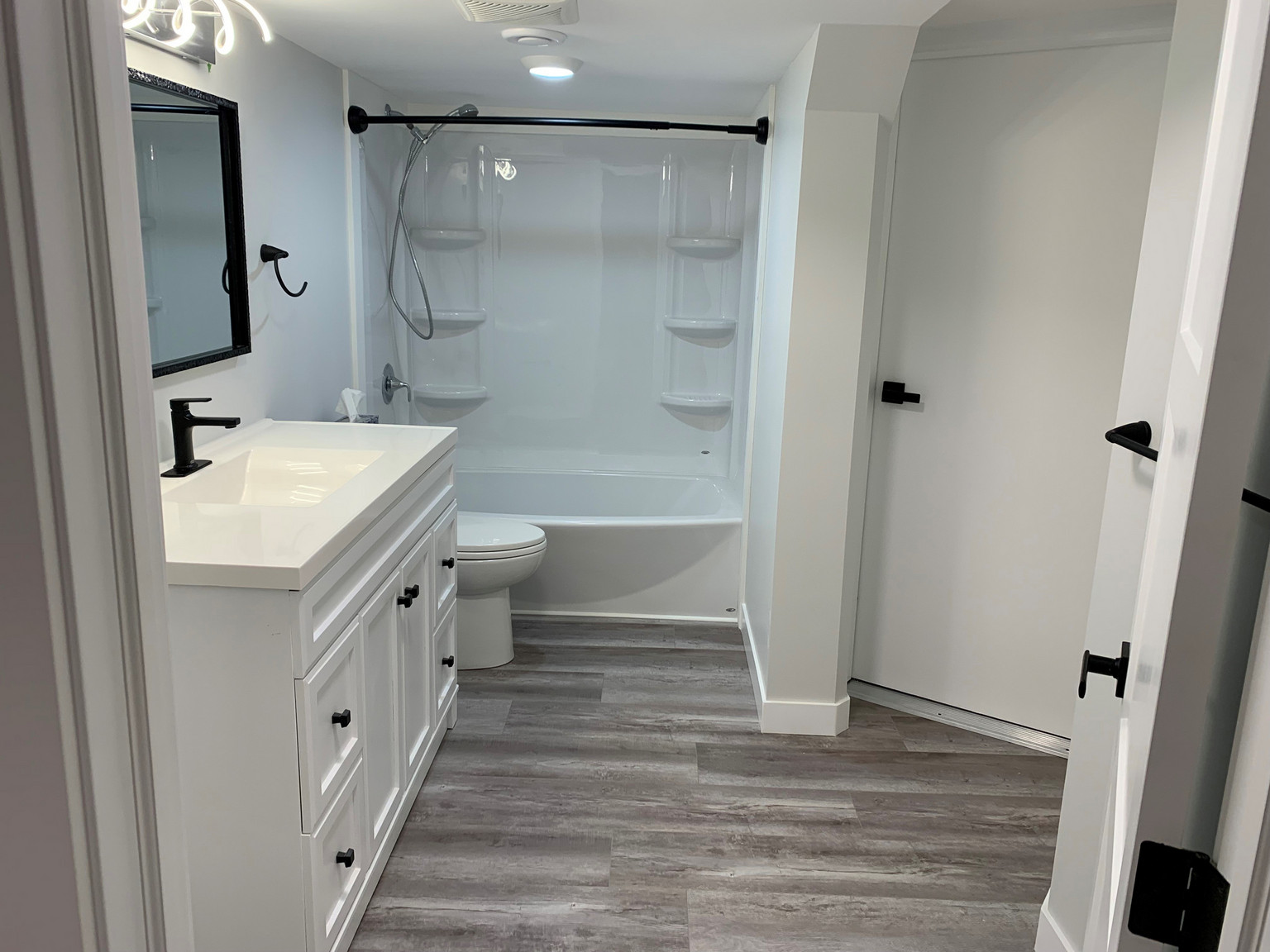 31 Lambert Cres BSMT Suite - Photo 4