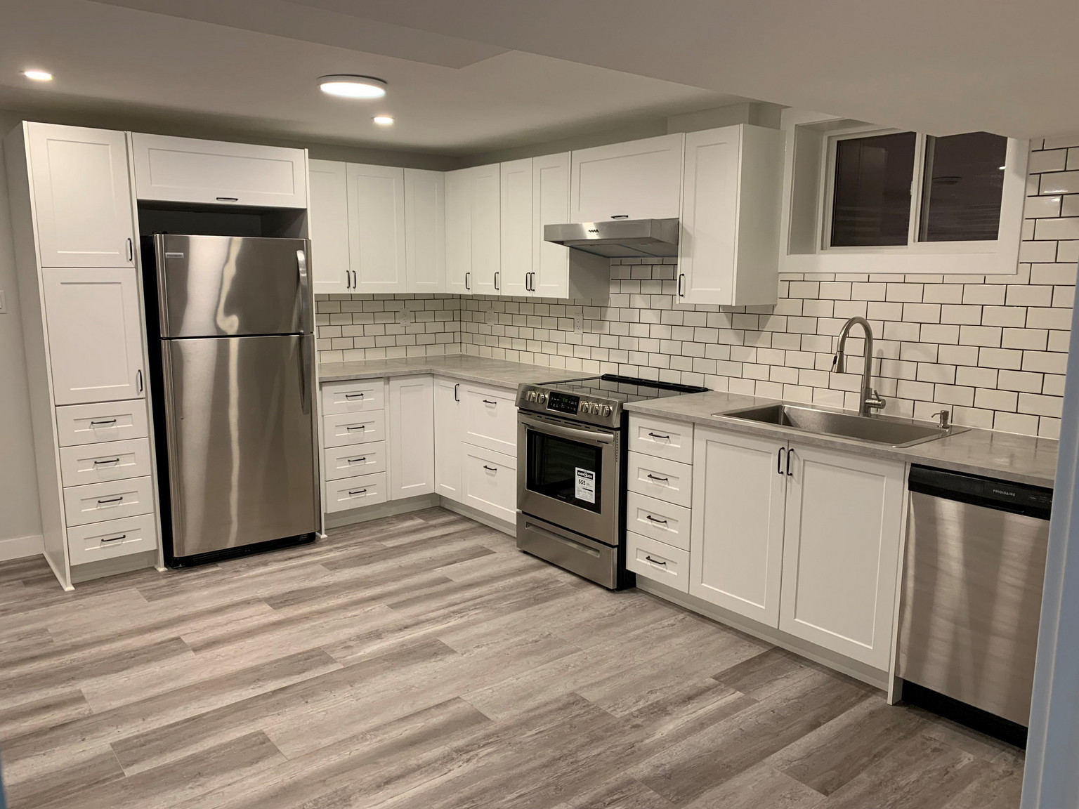 31 Lambert Cres BSMT Suite - Photo 8